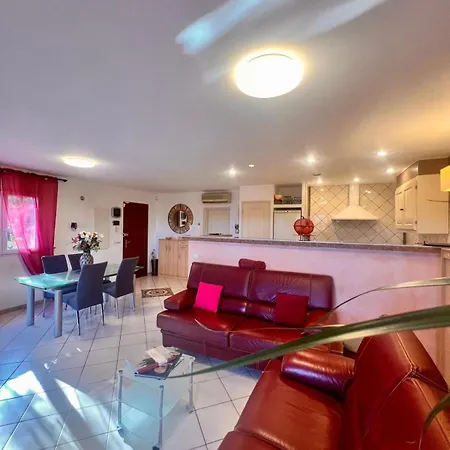 Maison Ondella, Proche Santa Giulia Holiday home *
